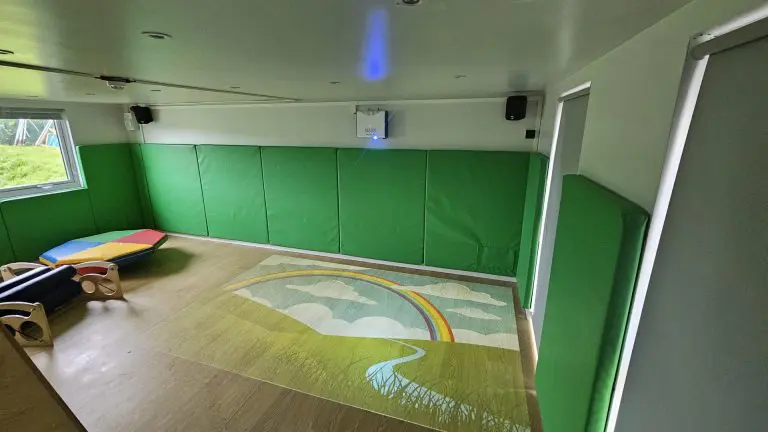 Maxi Play Interactive Floor Projector - Image 5